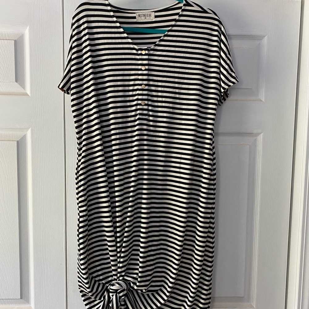 Nesting Olive Maternity/Postpartum Dress